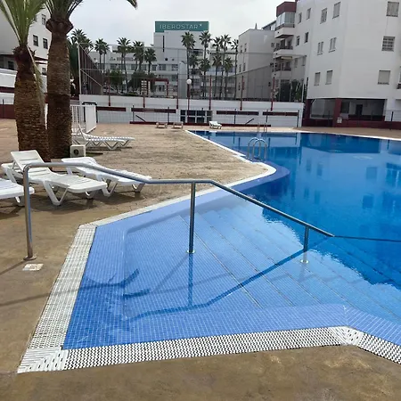 Piso Familiar De 3hab Con Piscina En *