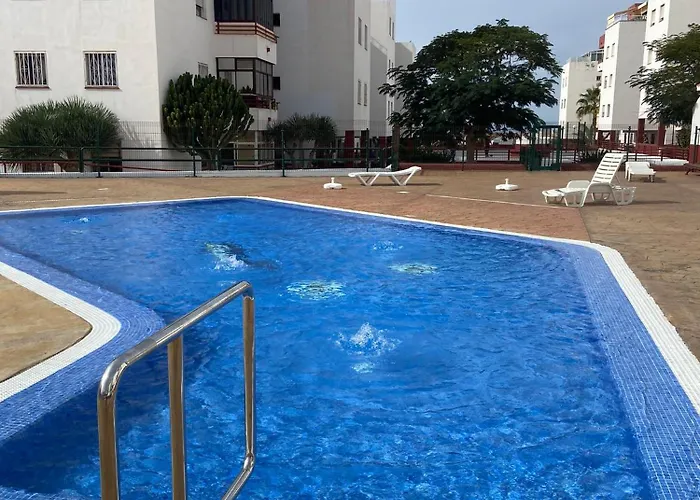 Piso Familiar De 3hab Con Piscina En *