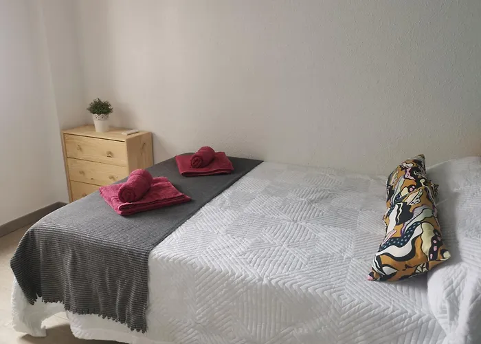 Piso Familiar De 3hab Con Piscina En Apartman *