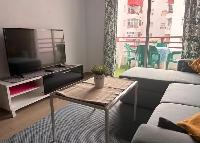 Piso Familiar De 3hab Con Piscina En *